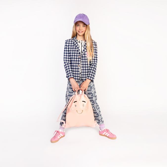 City Bag BFF Pink. Trendy bag for school and leisure for all ages. This bag is a true chameleon: wear it as a tote when you hit the city, a fashionable backpack or as a water repellent gym bag.