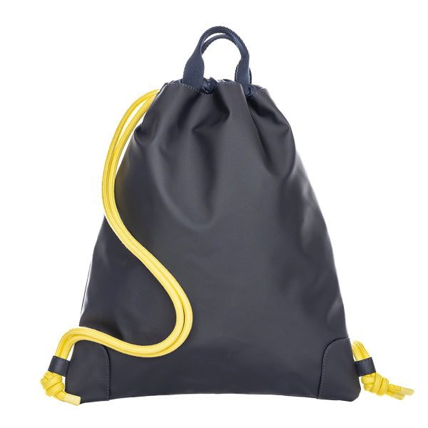 City Bag Skate. Trendy bag for school and leisure for all ages. This bag is a true chameleon: wear it as a tote when you hit the city, a fashionable backpack or as a water repellent gym bag. 