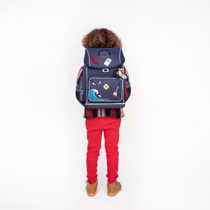 Discover the Ergomaxx, the most ergonomic and durable backpack in the world for children aged 6 to 10. The navy blue Mr. Gadget design full of cool gadgets is Jeune Premier's all-time bestseller for boys.