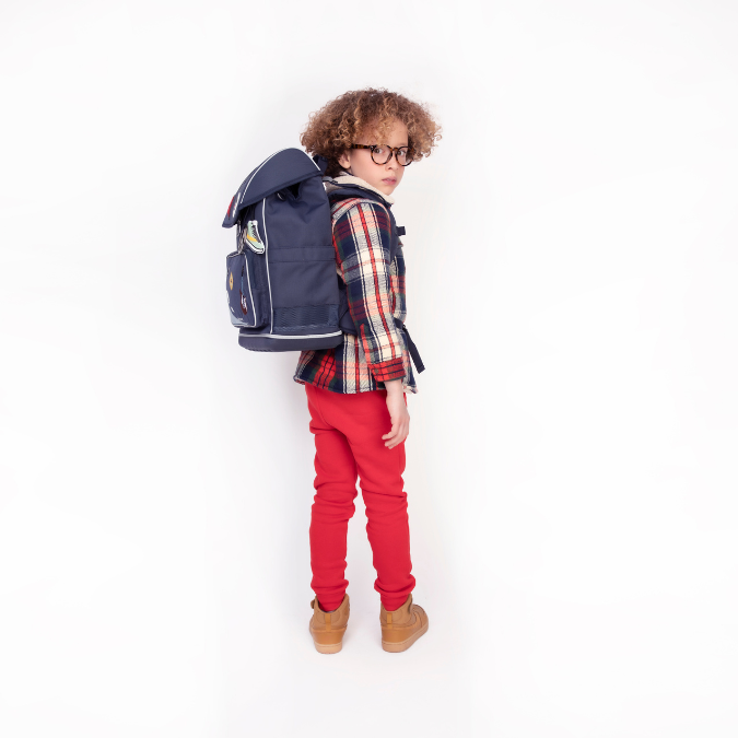 Discover the Ergomaxx, the most ergonomic and durable backpack in the world for children aged 6 to 10. The navy blue Mr. Gadget design full of cool gadgets is Jeune Premier's all-time bestseller for boys.