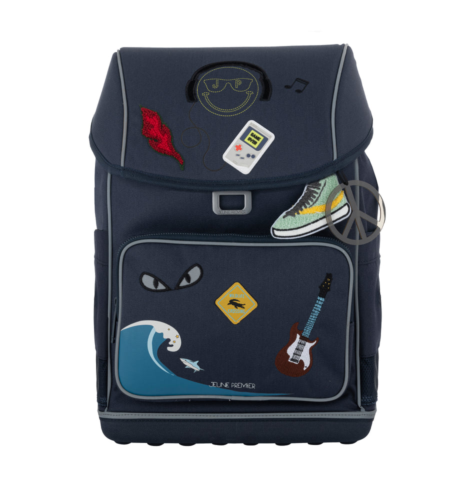 Discover the Ergomaxx Mr. Gadget, the most ergonomic and durable backpack in the world for children aged 6 to 10. The navy blue Mr. Gadget design full of cool gadgets is Jeune Premier's all-time bestseller for boys.