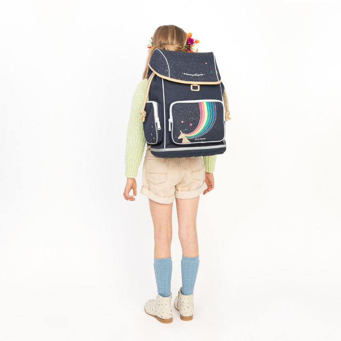 Discover the Ergomaxx, the most ergonomic & durable backpack from Jeune Premier for girls and boys aged 6 to 10. This Unicorn Gold design is perfect for unicorn, rainbow & sparkle lovers.