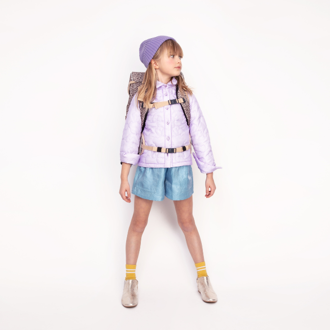 Discover the Ergomaxx, the most ergonomic and durable backpack in the world for girls aged 6 to 10. The Leopard Cherry design is an all-time Jeune Premier bestseller. Thanks to the Leopard design, your daughter will never be out of style!