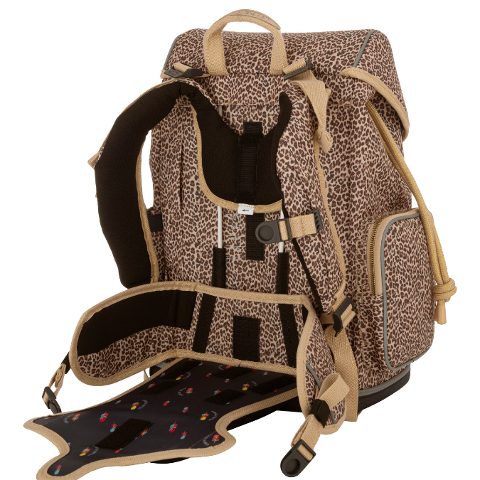 Discover the Ergomaxx, the most ergonomic and durable backpack in the world for girls aged 6 to 10. The Leopard Cherry design is an all-time Jeune Premier bestseller. Thanks to the Leopard design, your daughter will never be out of style!