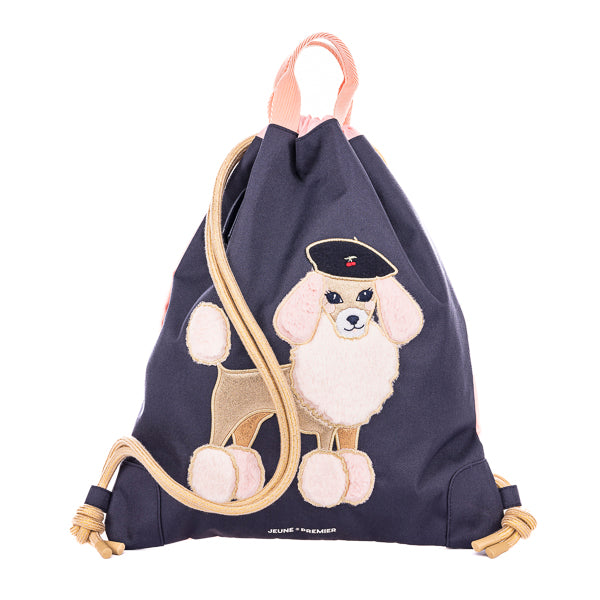 City Bag Pet-à-Porter. Trendy bag for school and leisure for all ages. This bag is a true chameleon: wear it as a tote when you hit the city, a fashionable backpack or as a water repellent gym bag.